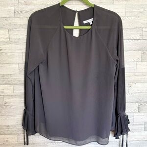 Naked Zebra Women's Gray Long Bell Sleeve Blouse Sz-Large Keyhole Button Closure